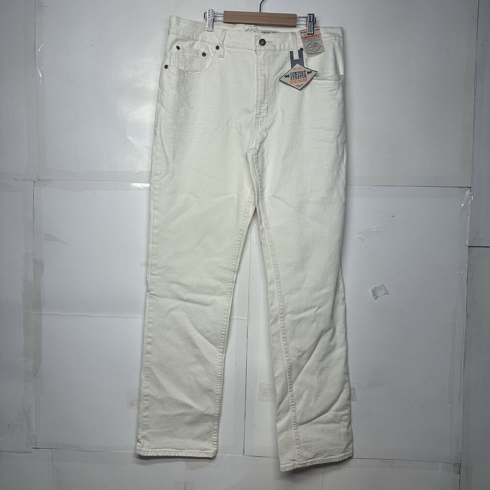St. John’s Bay Men’s 34x32 White Straight Leg Jeans Comfort Stretch NW